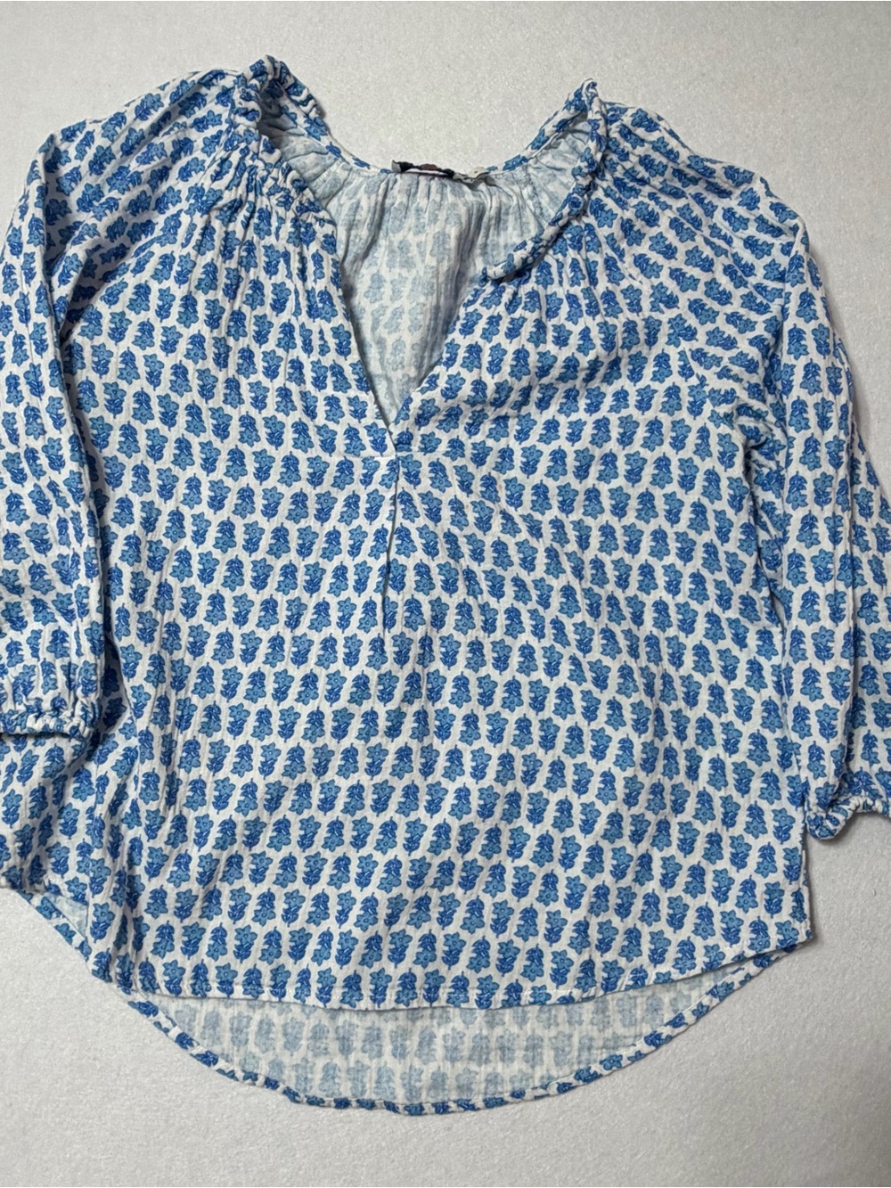 Vineyard Vines Blue Floral Block Print Blouse Ruffle Collar Size S